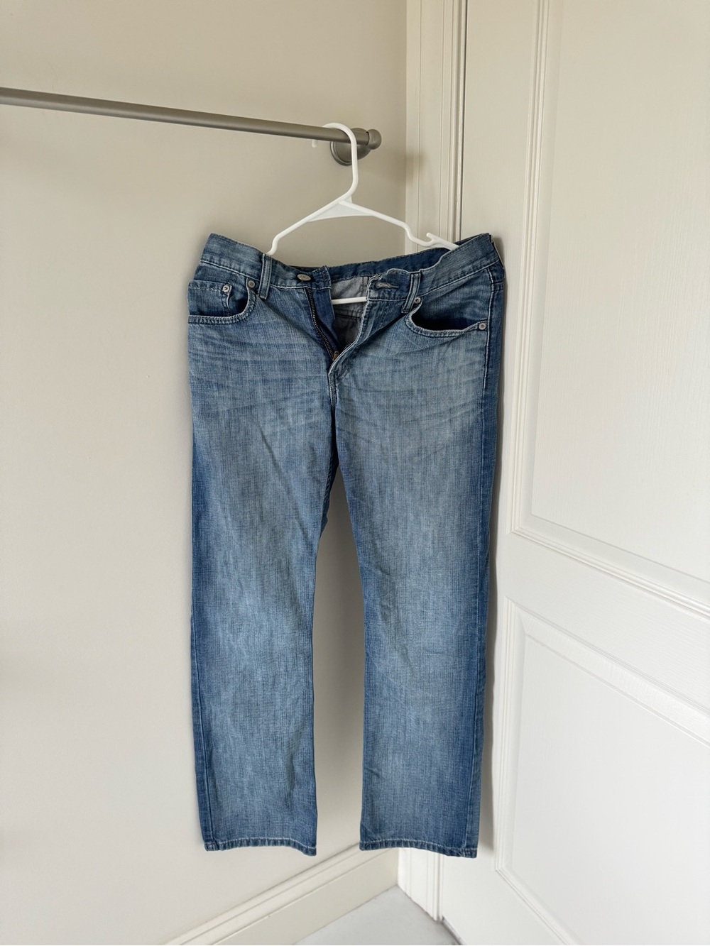 Classic women’s Blue Straight-Leg Jeans